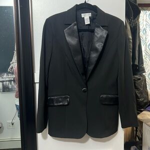 Worthington stretch size 8 black and sat and detailed blazer single button